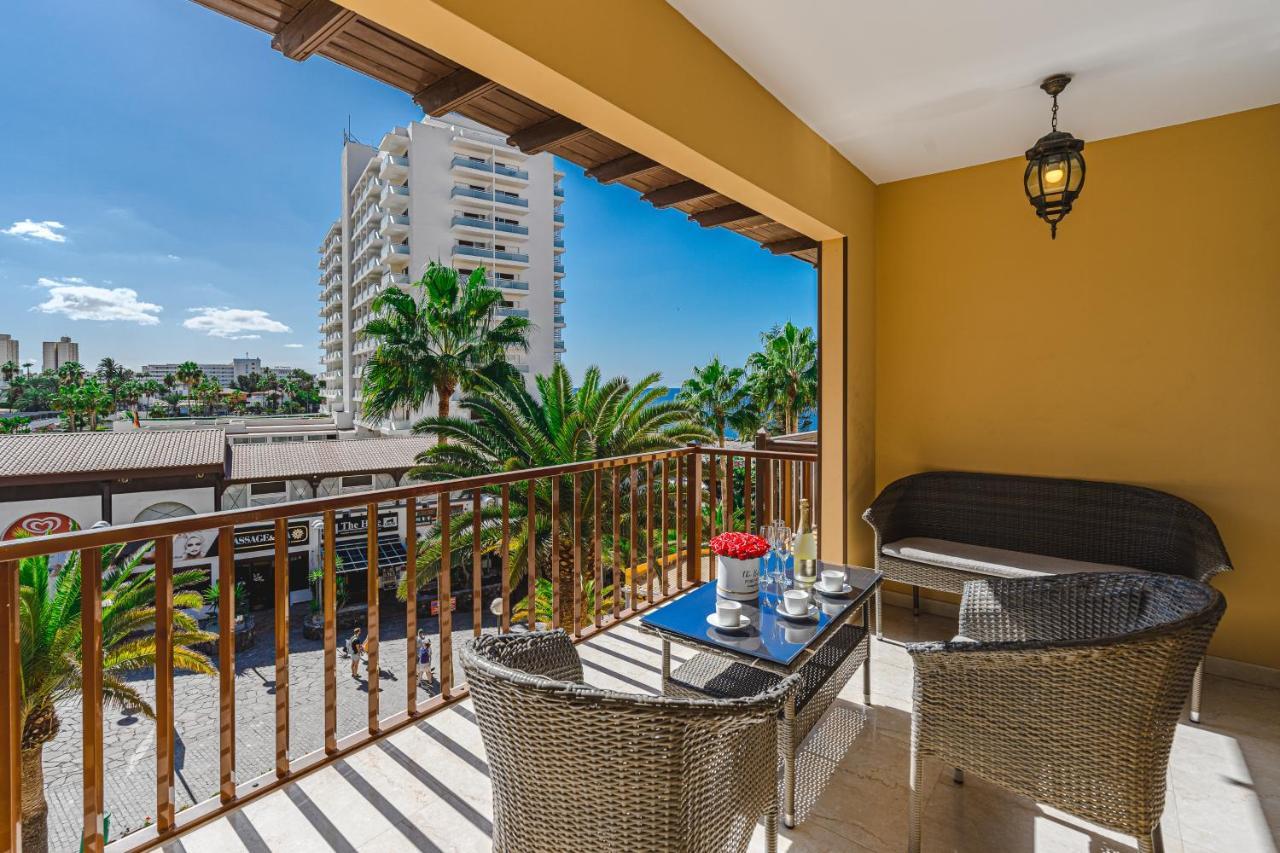 Oceanfront Oasis: 3-bedroom Americas Retreat Apartment *