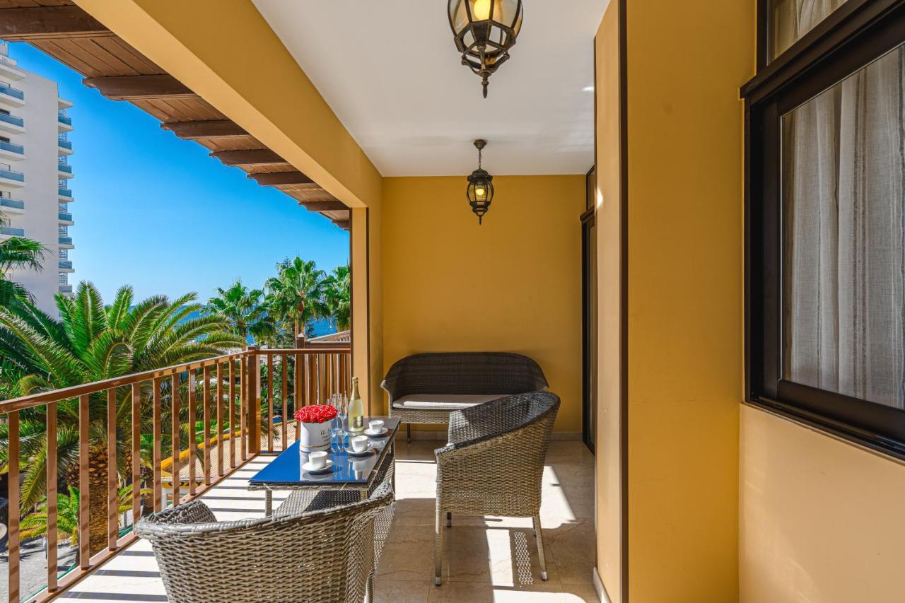 Apartment Oceanfront Oasis: 3-bedroom Americas Retreat *