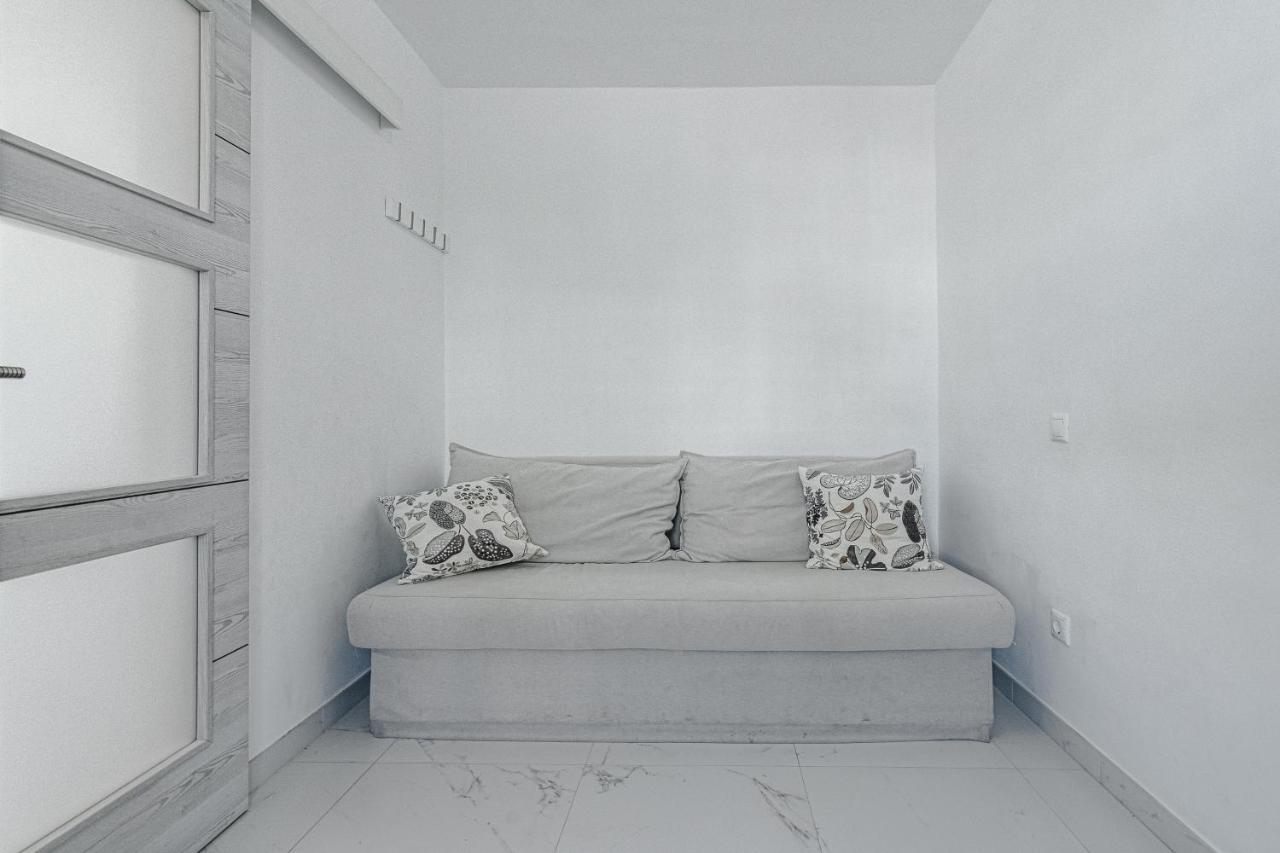 Amazing 3 Bedroom On The First Line Of The Americas Beach, Air Conditioner And Terrace Ocean View Appartamento *